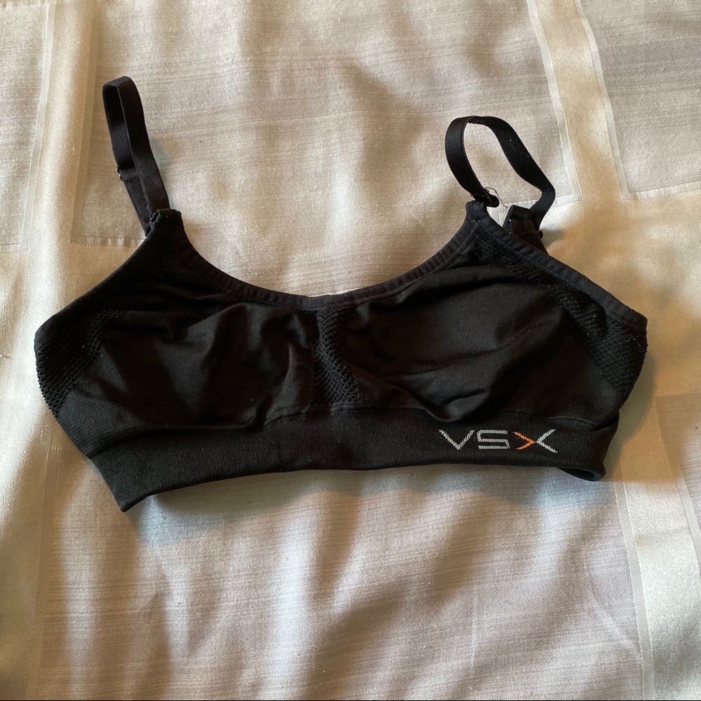 Victoria Secret Underwire Sports Bra: Black